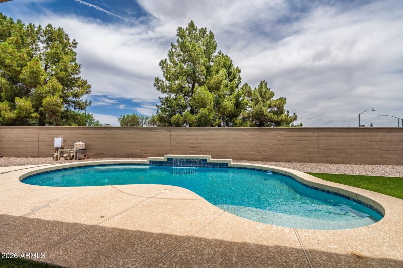 4-web-or-mls-42366 W Chimayo Dr-103