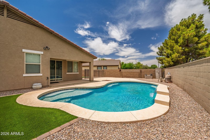 7-web-or-mls-42366 W Chimayo Dr-106