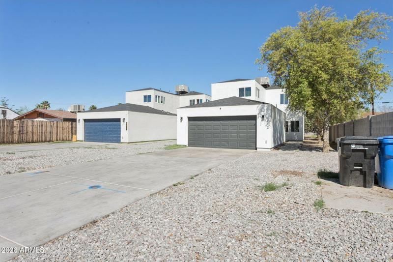 2324 E Oak Street_1