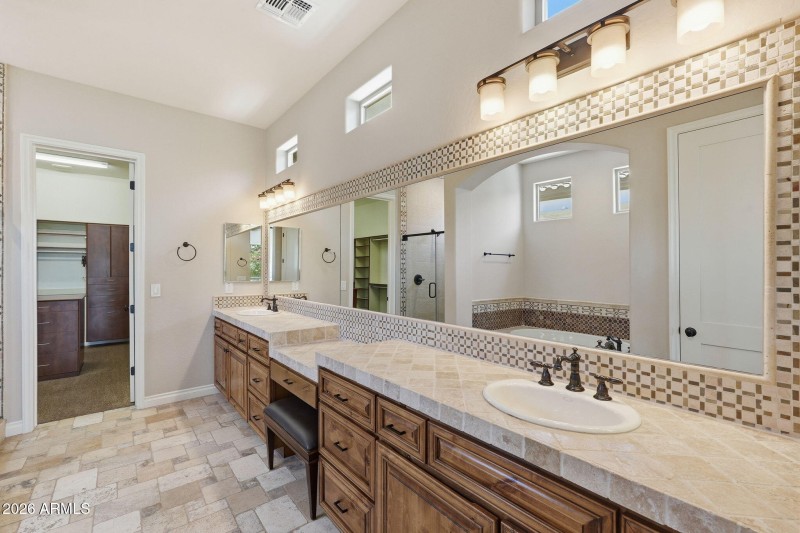 Primary bath