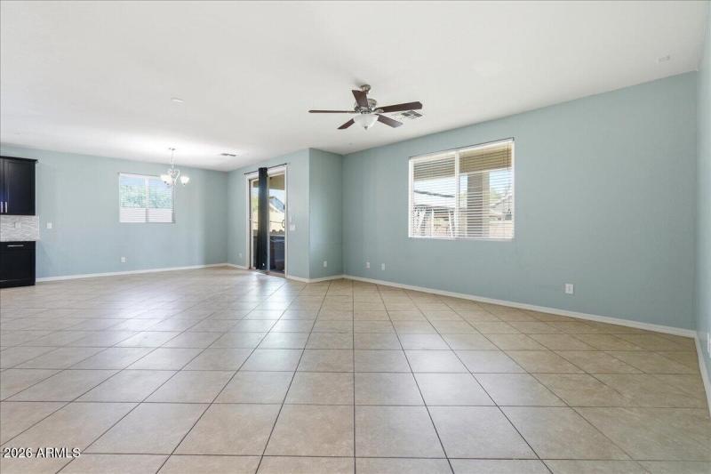16-3038 W Lynne Ln_RedHogMedia
