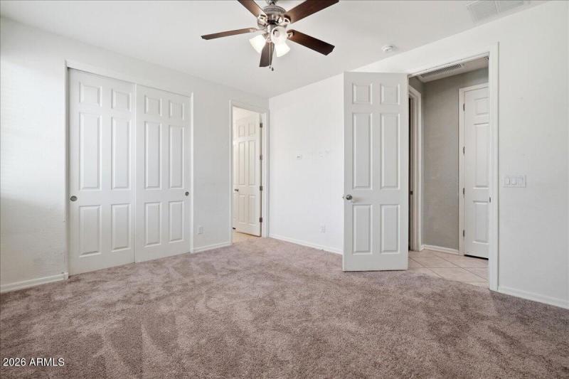 28-3038 W Lynne Ln_RedHogMedia