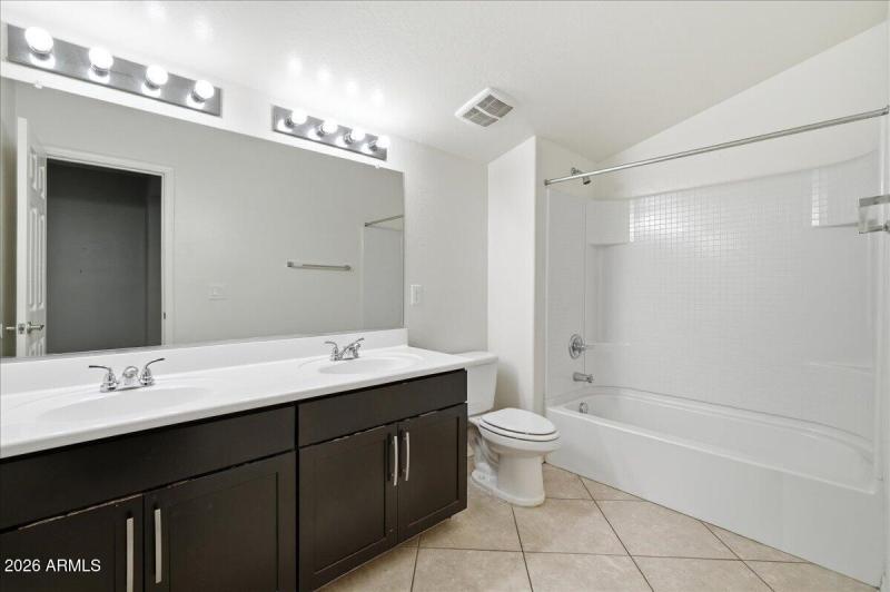 38-3038 W Lynne Ln_RedHogMedia