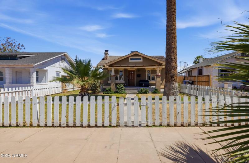 1-web-or-mls-1238_E_McKinley_St_Phoenix_