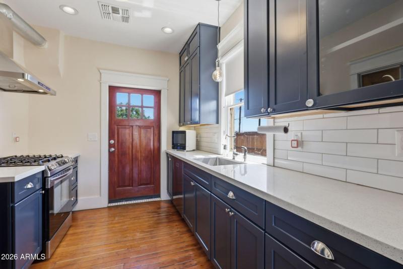 13-web-or-mls-1238_E_McKinley_St_Phoenix