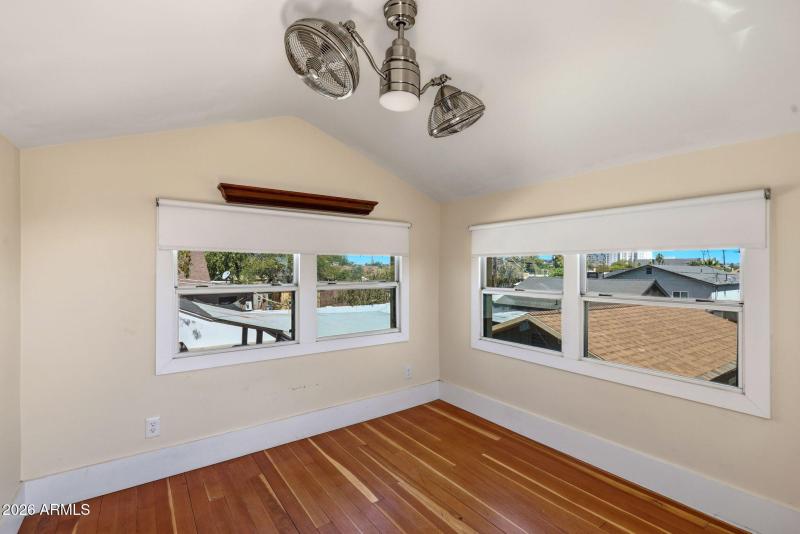 27-web-or-mls-1238_E_McKinley_St_Phoenix