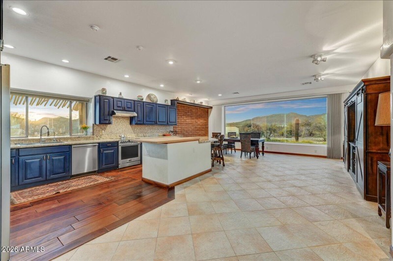 14-Kitchen-Dining