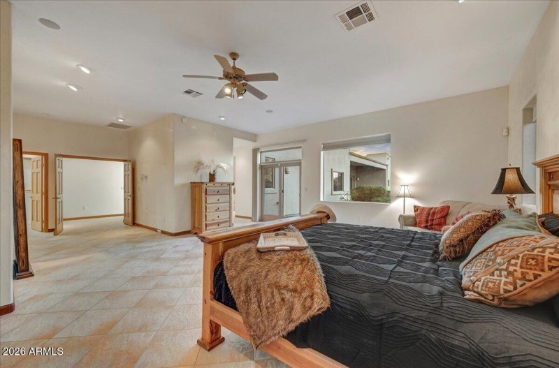 24-Primary Suite