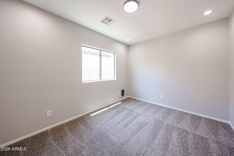 Office/Den/Bedroom 4