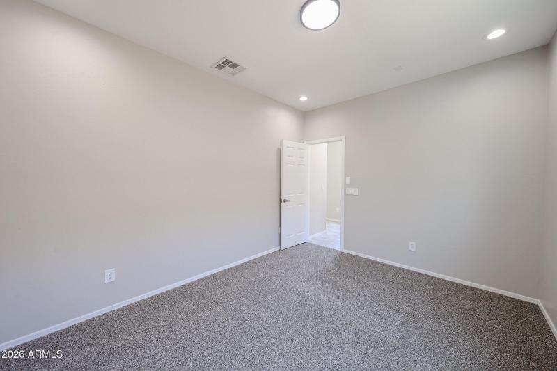 Office/Den/Bedroom 4