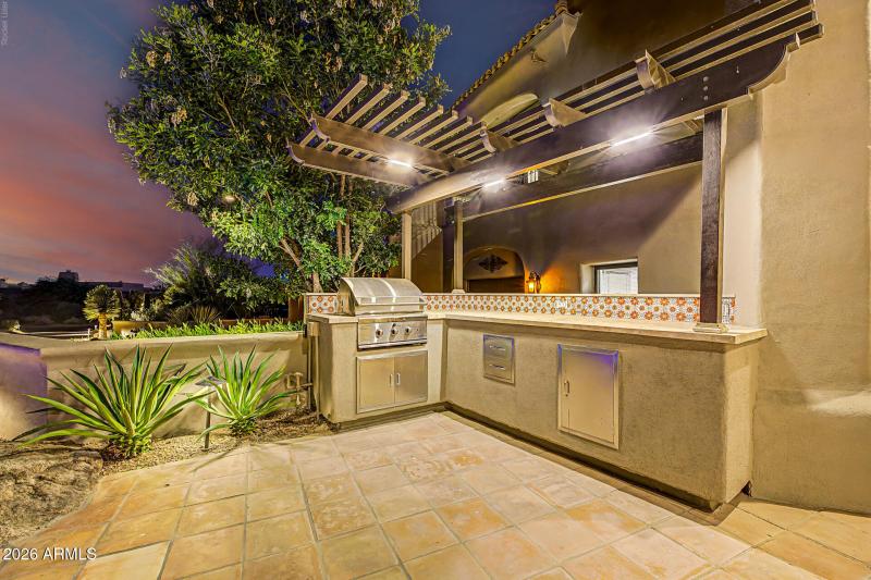 Outdoor cooking station