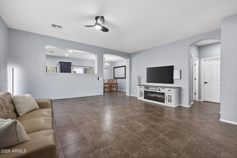 6)GREAT ROOM (6)