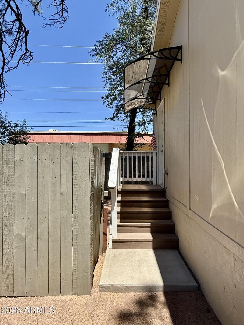 311 S. Mariposa St