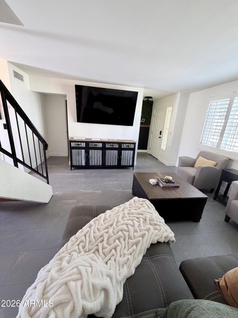 LIVING ROOM 4