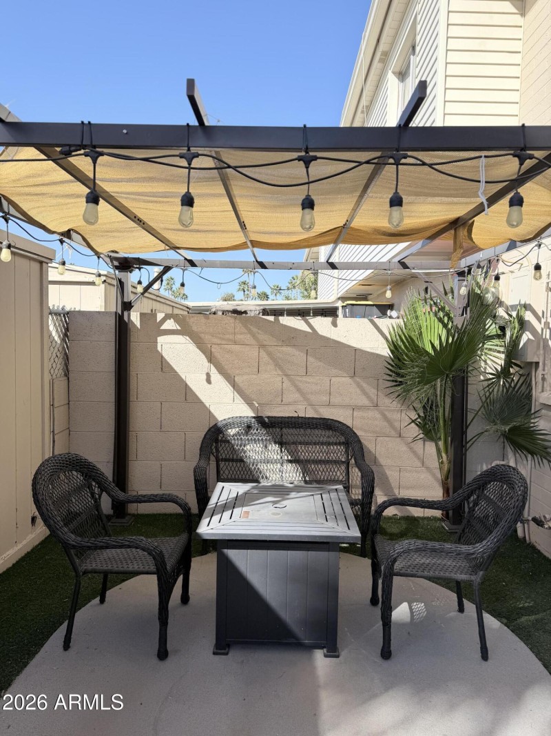 BACK PATIO 4