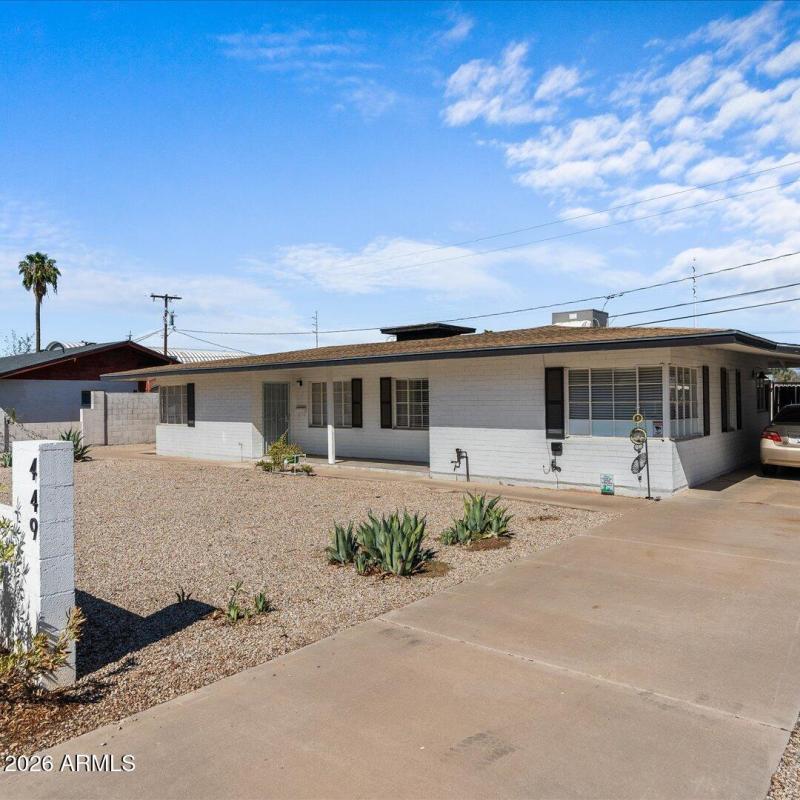 Front of home 449