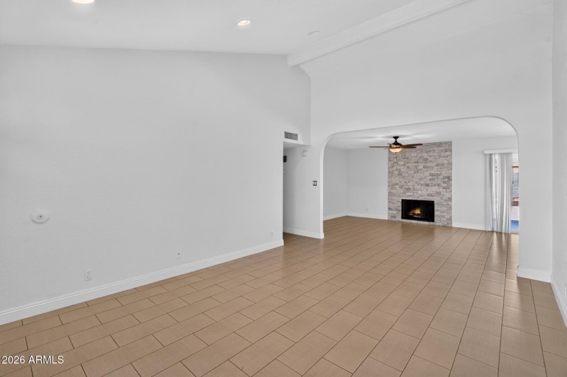 005E Lupine Ave_web