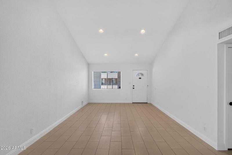 006E Lupine Ave_web