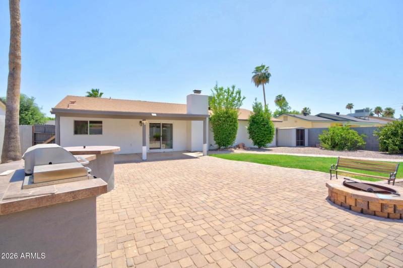 015E Lupine Ave_web