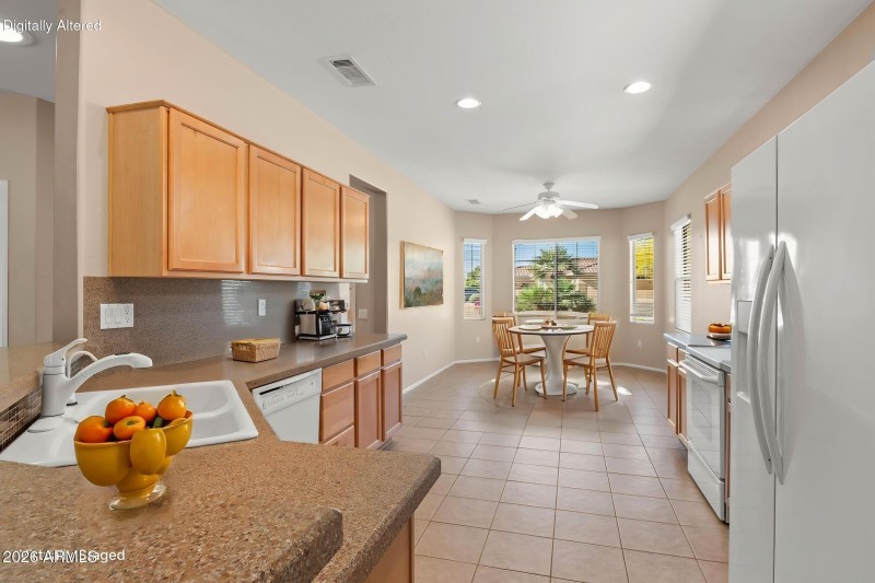 Kitchen-Staged
