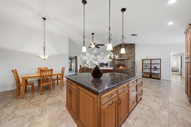Eat-in Kitchen