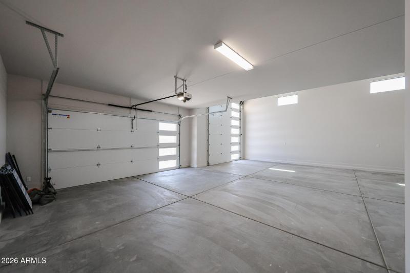 CC5 06 B70 3 Car Garage 1