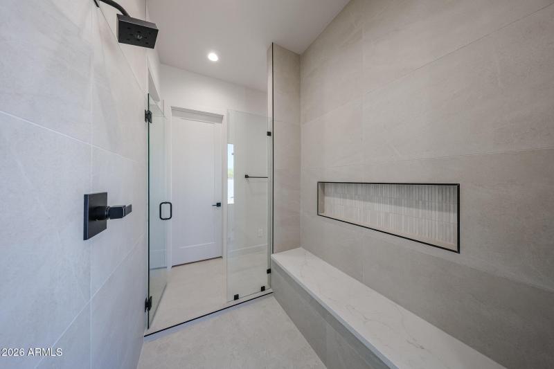 CC5 48 F Owners Bath Shower 1