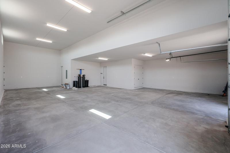 CC5 68 B71 RV Garage 1