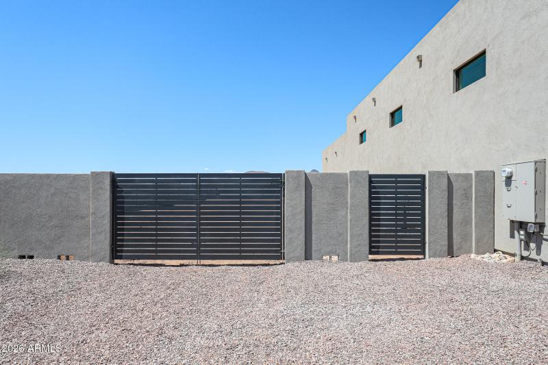 CC5 RV Gate