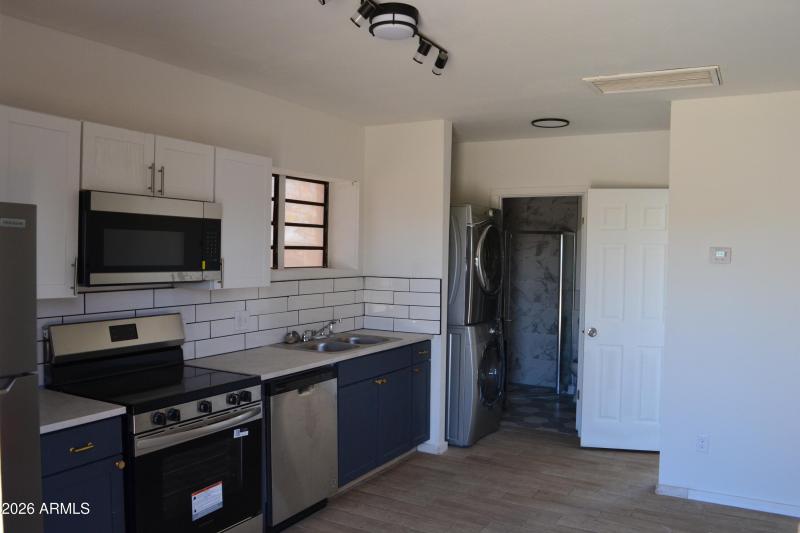 1BR Kitchen