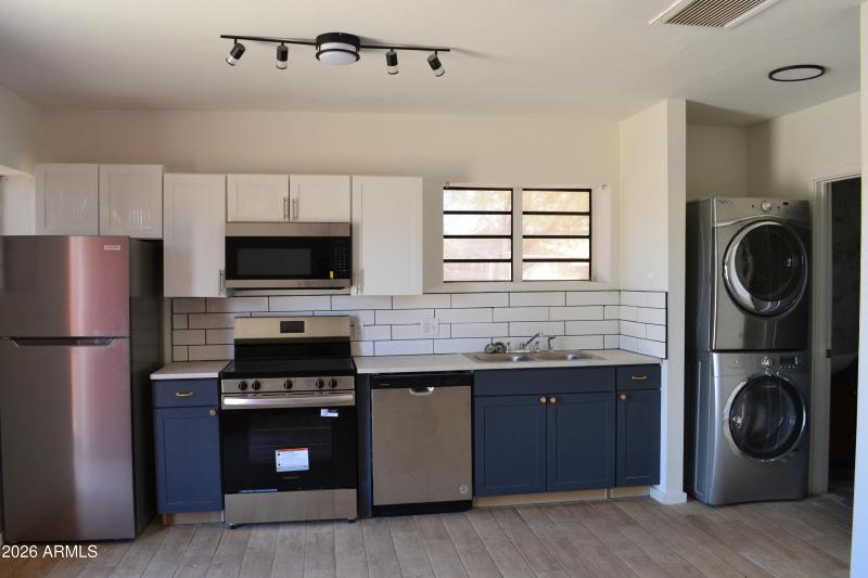 1BR Kitchen