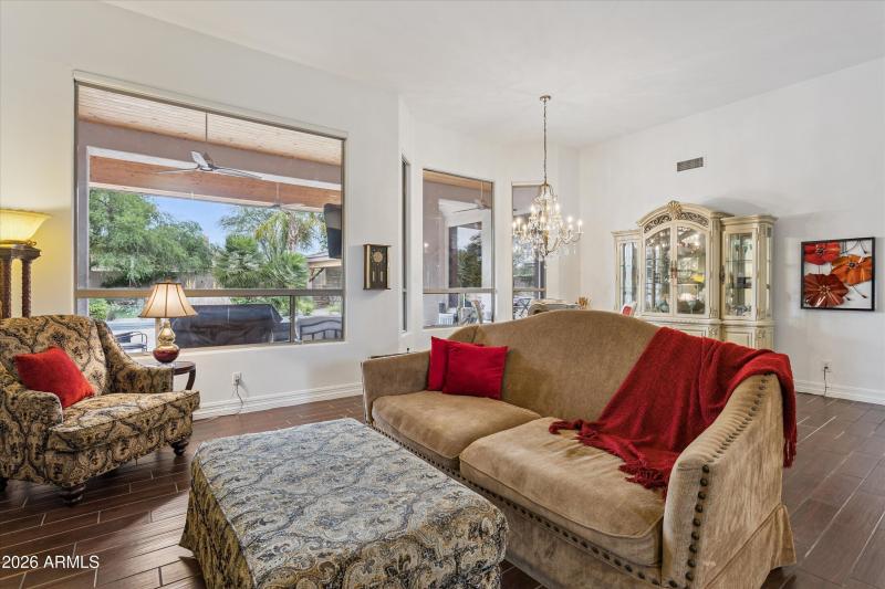 01-6428 W Eugie Ave, Glendale, AZ 85304