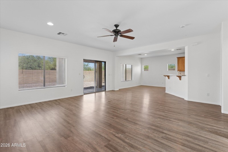 05-26th ave living space 1