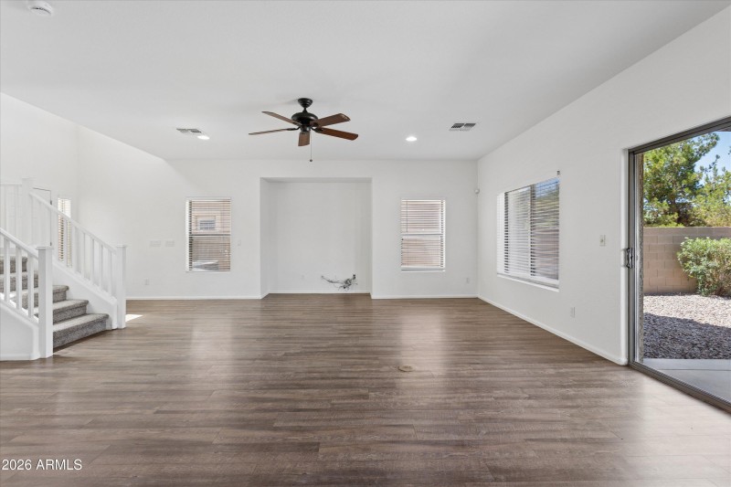 08-26th avenue living space 3