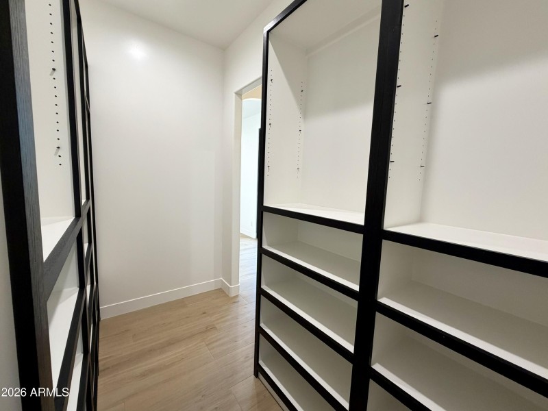 Ensuite Walk-in Closet