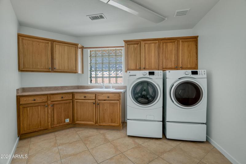 225 E Bighorn Court