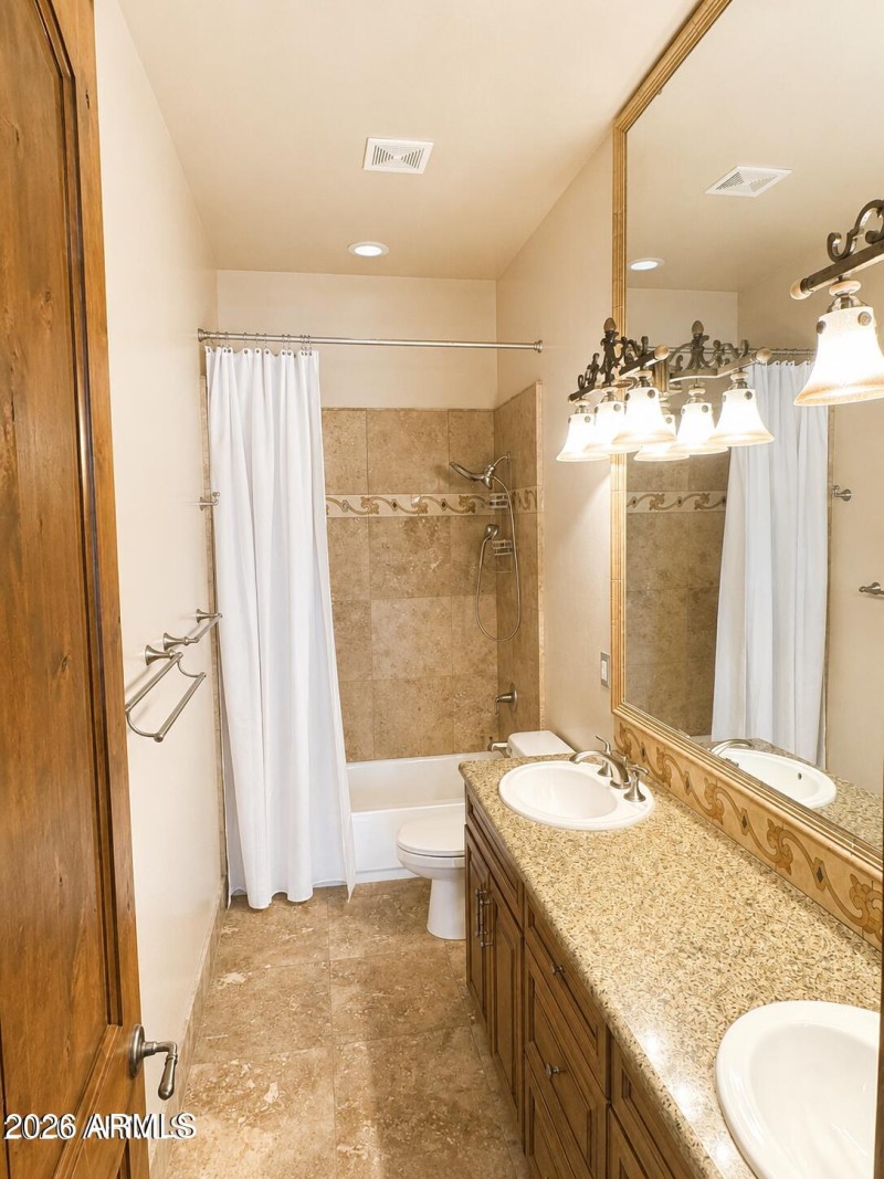 2nd Bedroom Suite's Full Bath