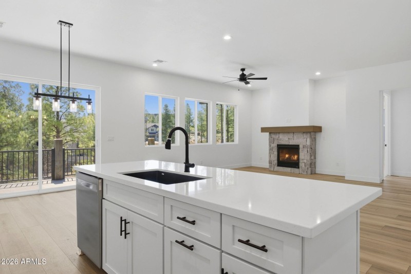 23-Kitchen 6
