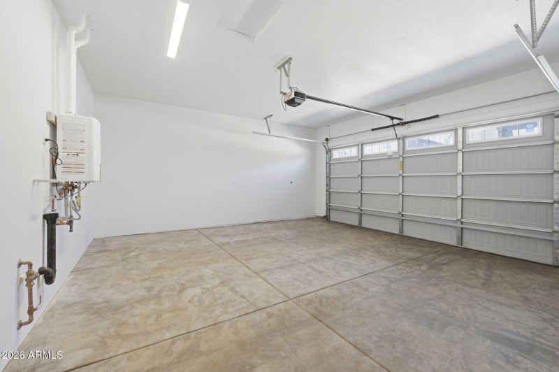 41-Garage Interior