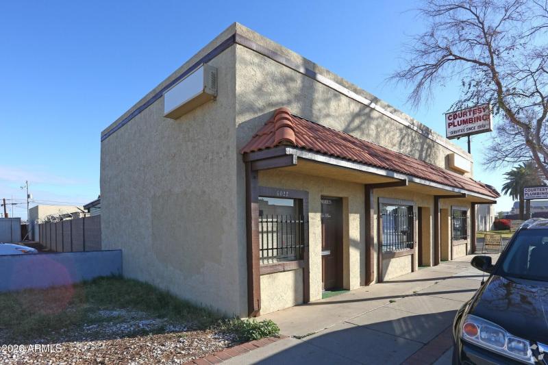 6018-6022 W Glendale Ave