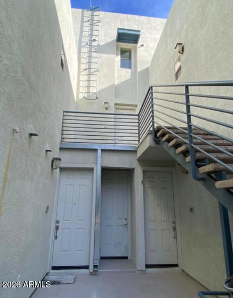COURTYARD WITH UPSTAIRS UNIT