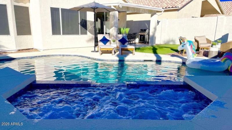 GaIL POOL AND SPA