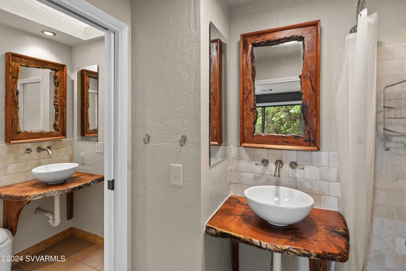 Upstairs Bathroom - Jack & Jill