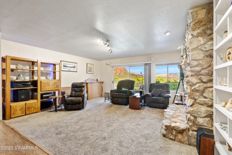 Living Room with fireplace