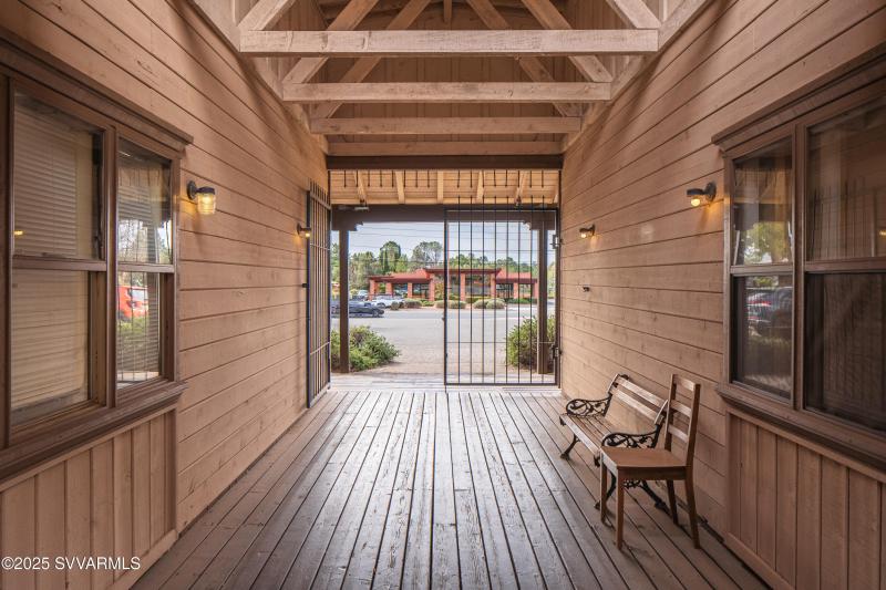 JL_2782SR89A-exteriors-09