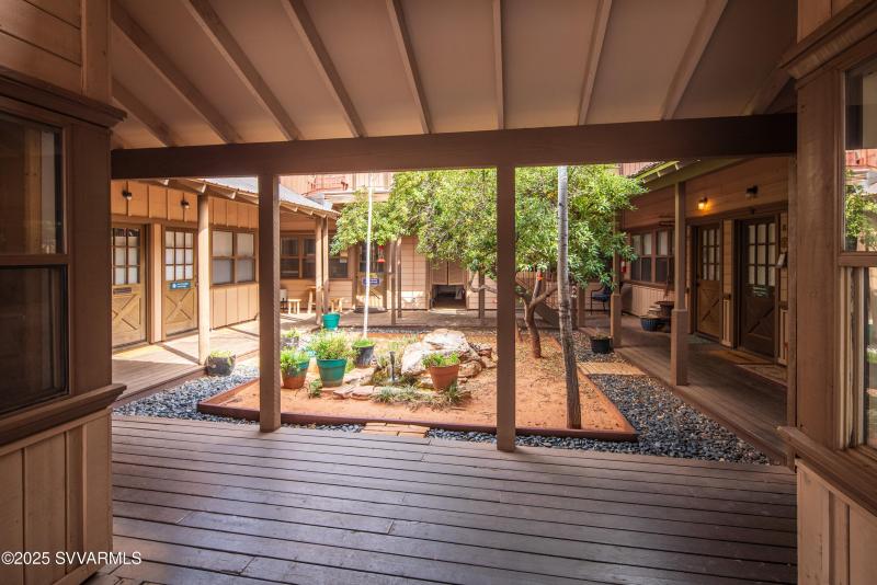 JL_2782SR89A-exteriors-07