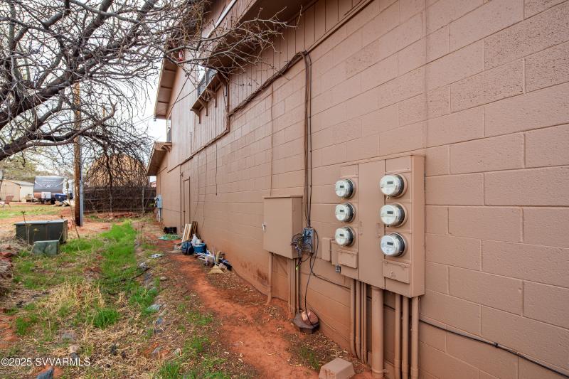 JL_2782SR89A-exteriors-18