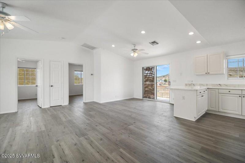 Upper Level Living/Dining Room