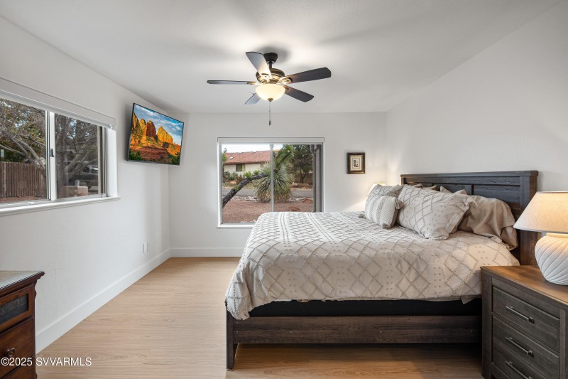 JL_100KaibabWay-interiors-PrimarySuite-0