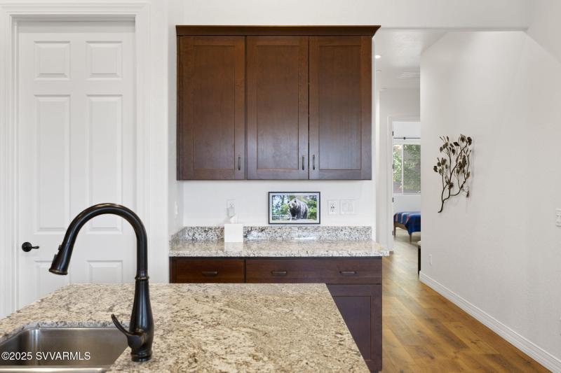 Kitchen w/Walk-in Pantry